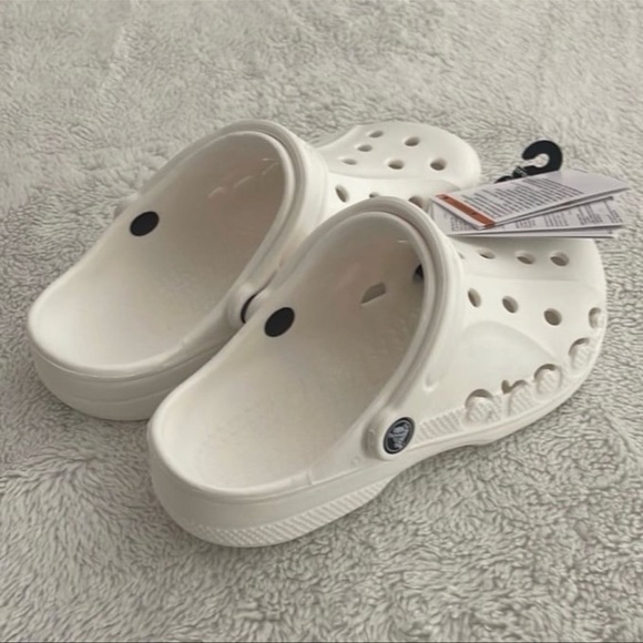 (NWT) Crocs Baya White Unisex Clog - Picture 3 of 11